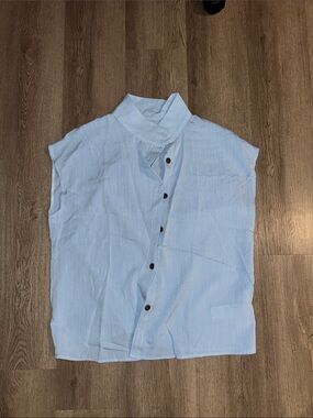 SHEIN Light Blue Sleeveless Button-Down Top